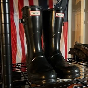 Black hunter boots mid calf